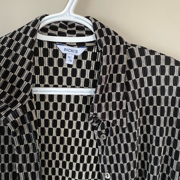 2/20 patterned blouse - Picture 2 of 3